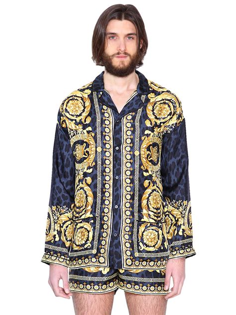 versace pyjama dames|Versace pajama set.